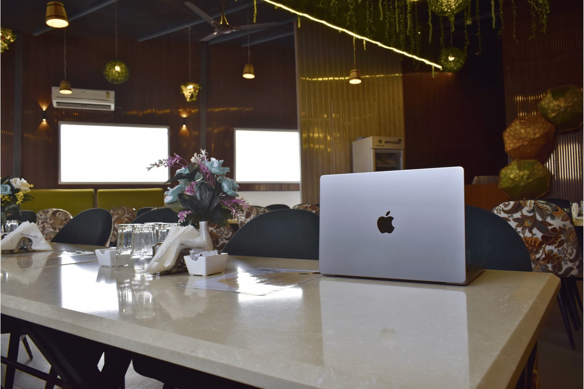 The Little Garden restaurant at Hotel President Crown, Greater Noida